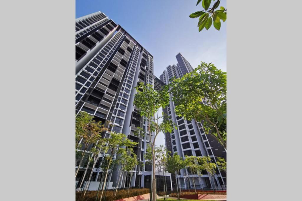 Astetica Pool & Lake View High Floor 100Mbps Wifi Netflix Seri Kembangan Zewnętrze zdjęcie