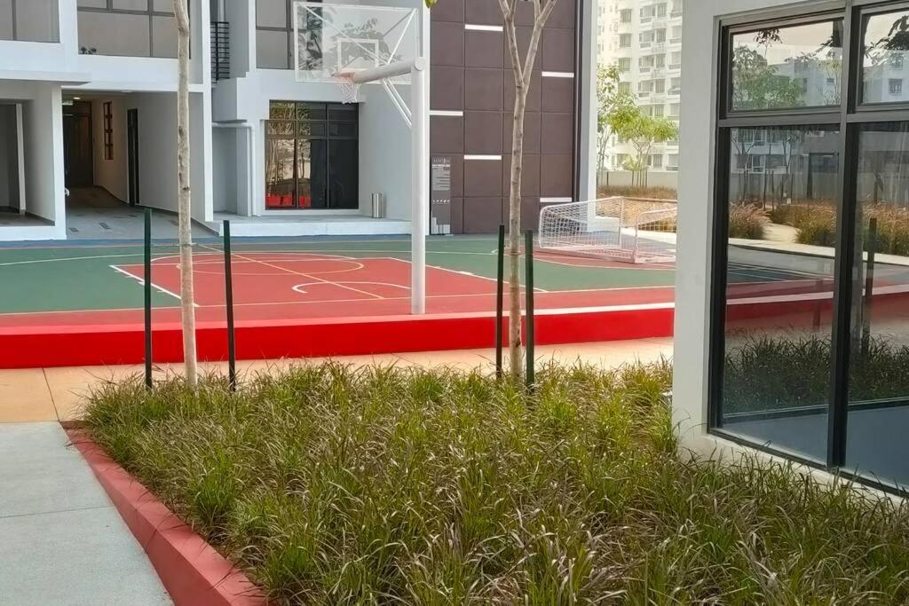 Astetica Pool & Lake View High Floor 100Mbps Wifi Netflix Seri Kembangan Zewnętrze zdjęcie