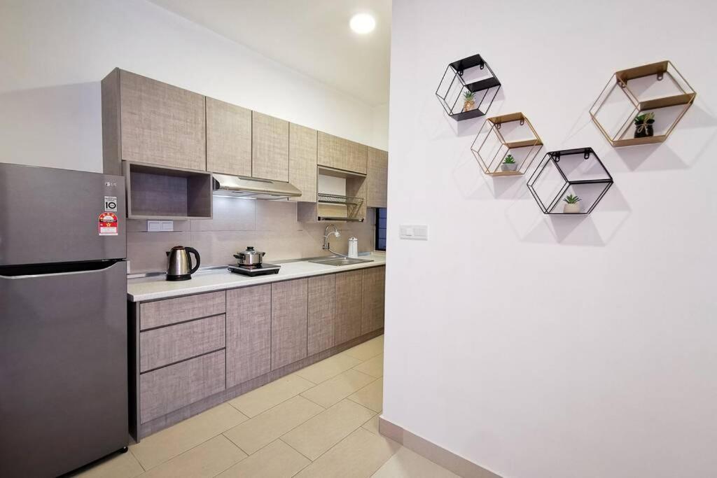 Astetica Pool & Lake View High Floor 100Mbps Wifi Netflix Seri Kembangan Zewnętrze zdjęcie
