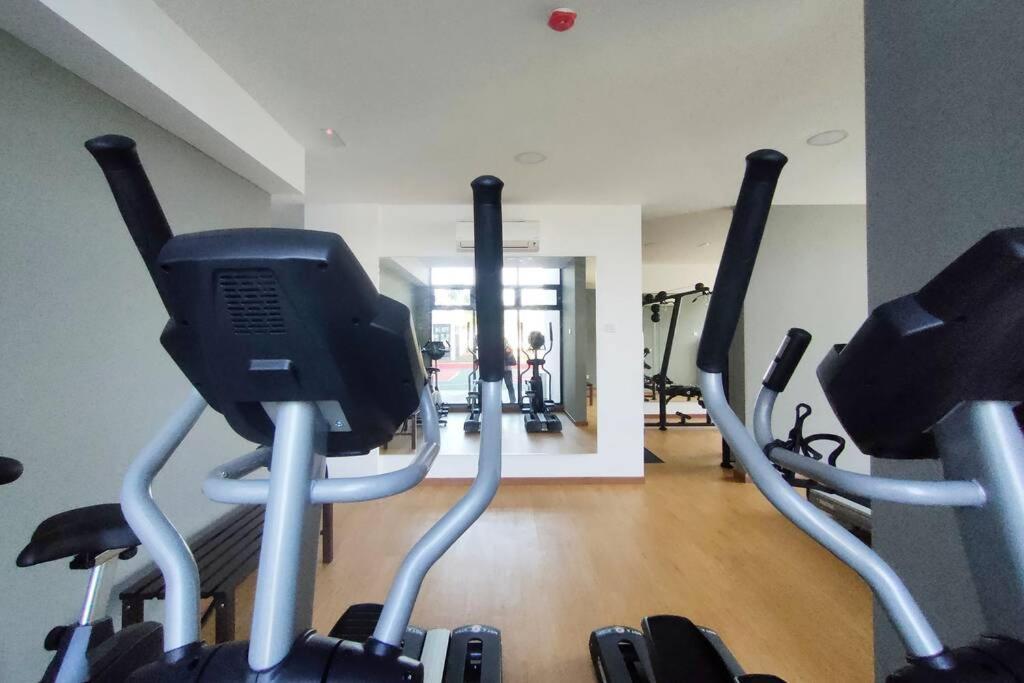 Astetica Pool & Lake View High Floor 100Mbps Wifi Netflix Seri Kembangan Zewnętrze zdjęcie