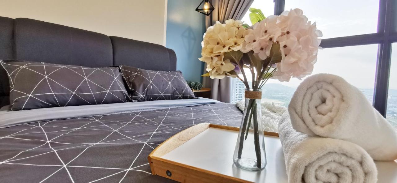 Astetica Pool & Lake View High Floor 100Mbps Wifi Netflix Seri Kembangan Zewnętrze zdjęcie